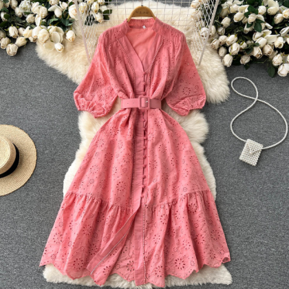 Loose Embroidered Ruffled V-neck Bubble Sleeve..