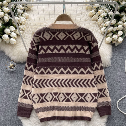 Loose Long Sleeved Round Neck Knitted Sweater