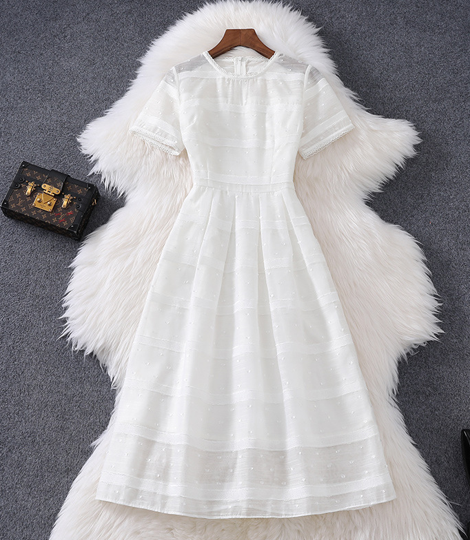 Temperament Embroidered Lace White Dress
