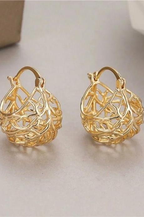 Gold Color Hollow Earrings Women Newly Designed Temperament Girls Ear Accessories