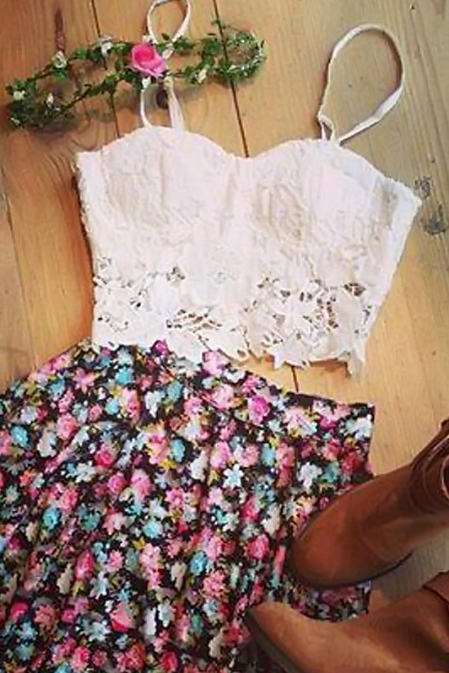 LOVELY WHITE LACE DRESS PRINTED PIECE SUIT